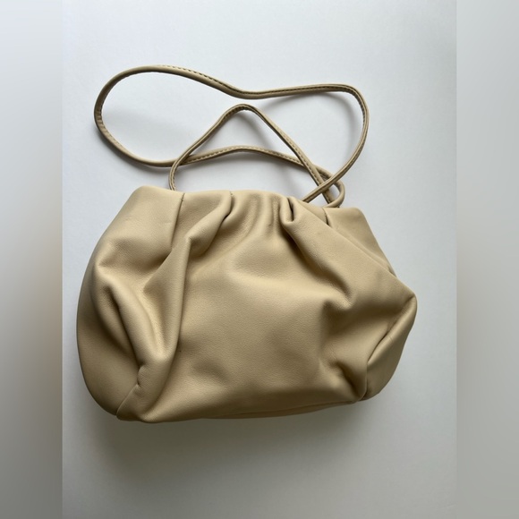 Oak + Fort Scrunch Top Clutch Sandstone - Picture 3 of 8